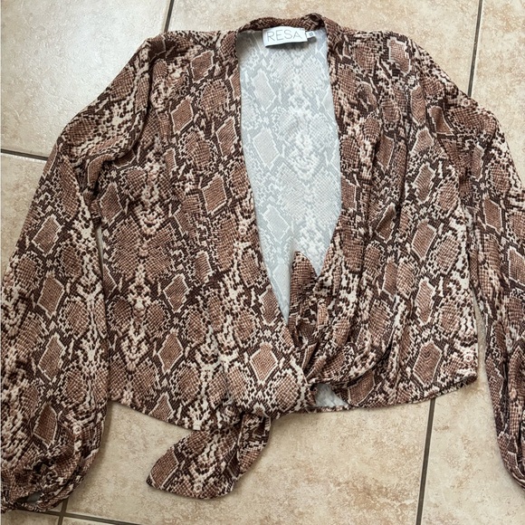 RESA Python Tie Front Blouse - Picture 5 of 10